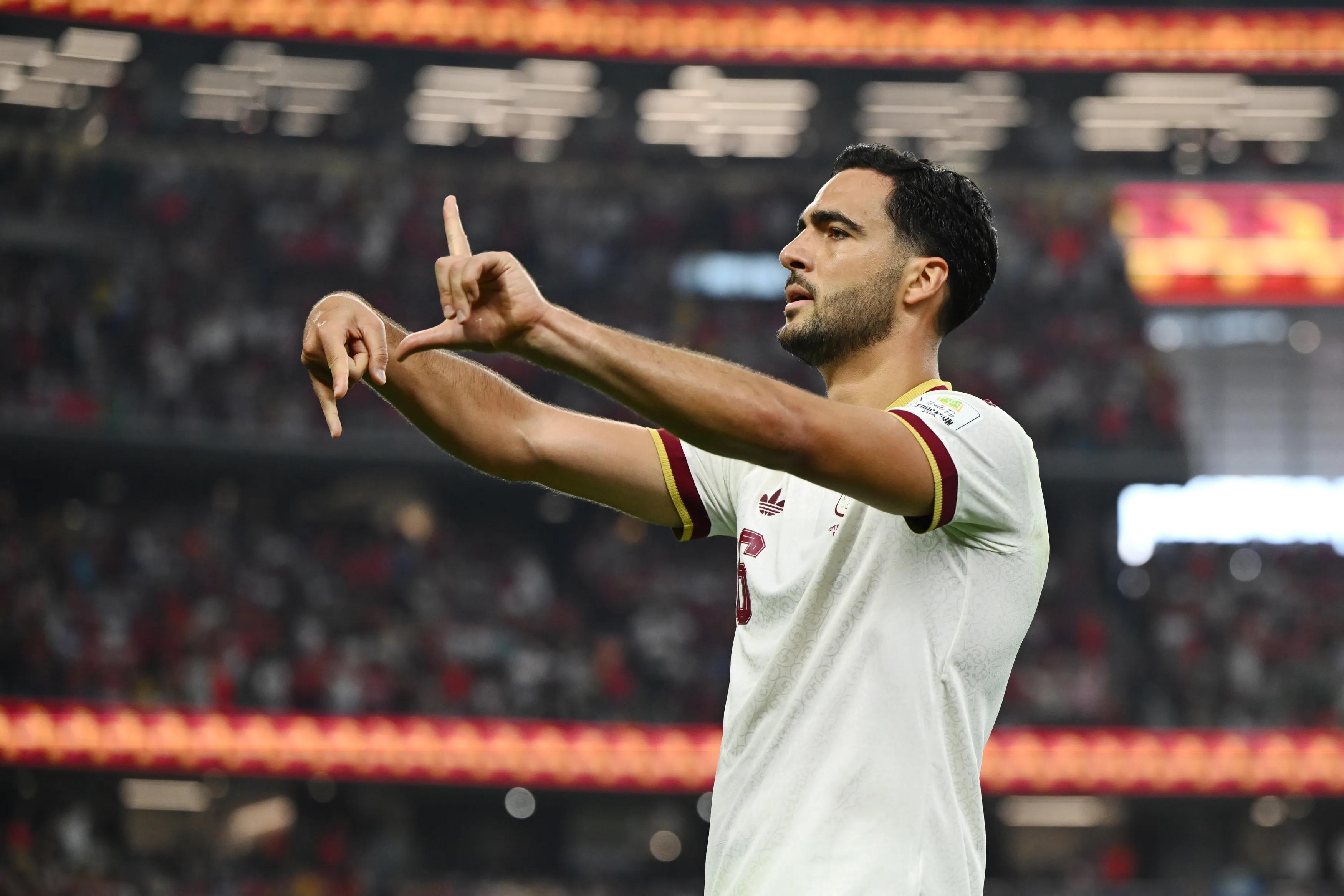 Last-gasp Merino sends Spain past Portugal